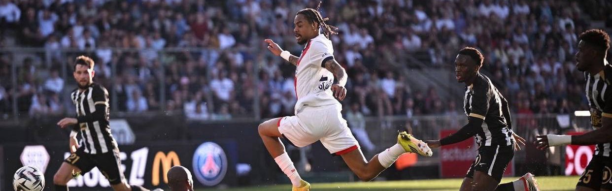 25岁韩国球星闪耀，巴黎圣日耳曼10人仍3-0完胜昂热，法甲稳居榜首