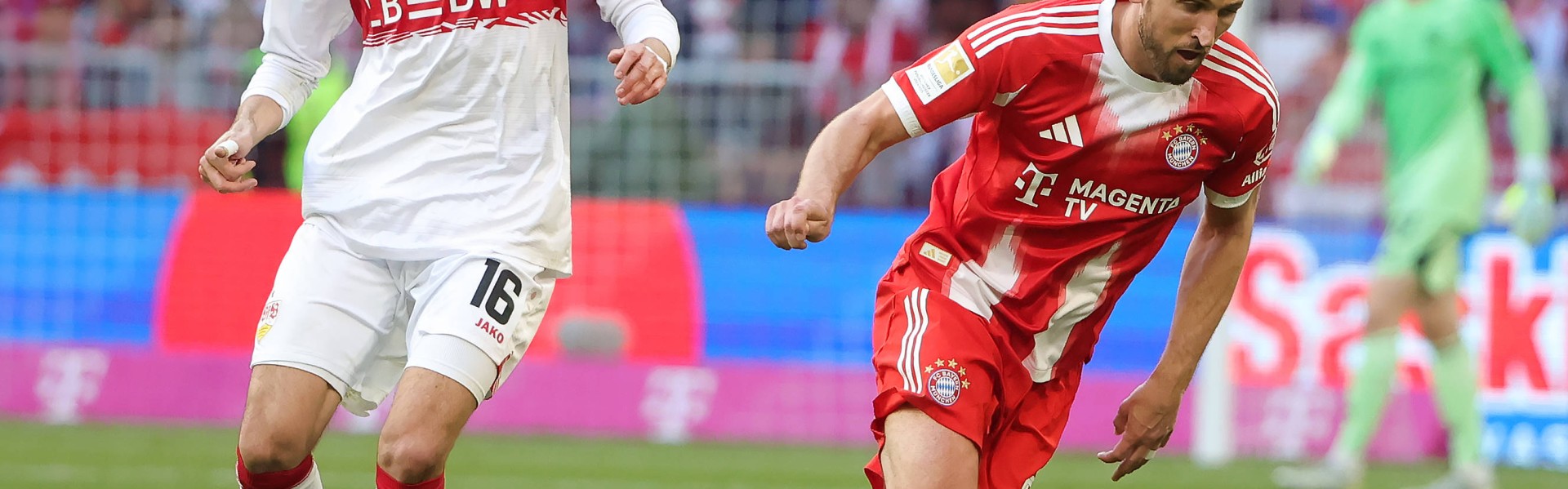 拜仁提前四轮卫冕德甲 向“六冠王”迈进