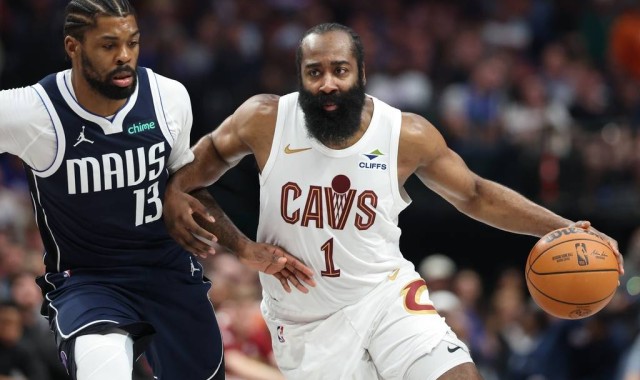 莫布里29+7哈登17+7+7 米切尔24分骑士33分大胜独行侠