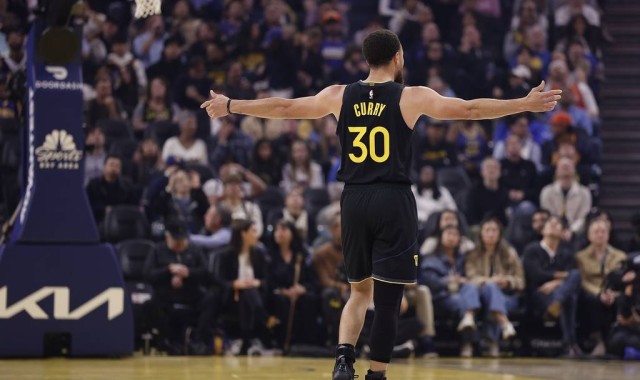 库里19+11巴特勒17分 勇士击败热火4连胜