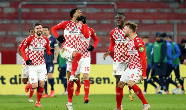 德甲法甲重磅比赛前瞻：朗斯主场称雄在望，圣保利与科隆生死较量悬念重重